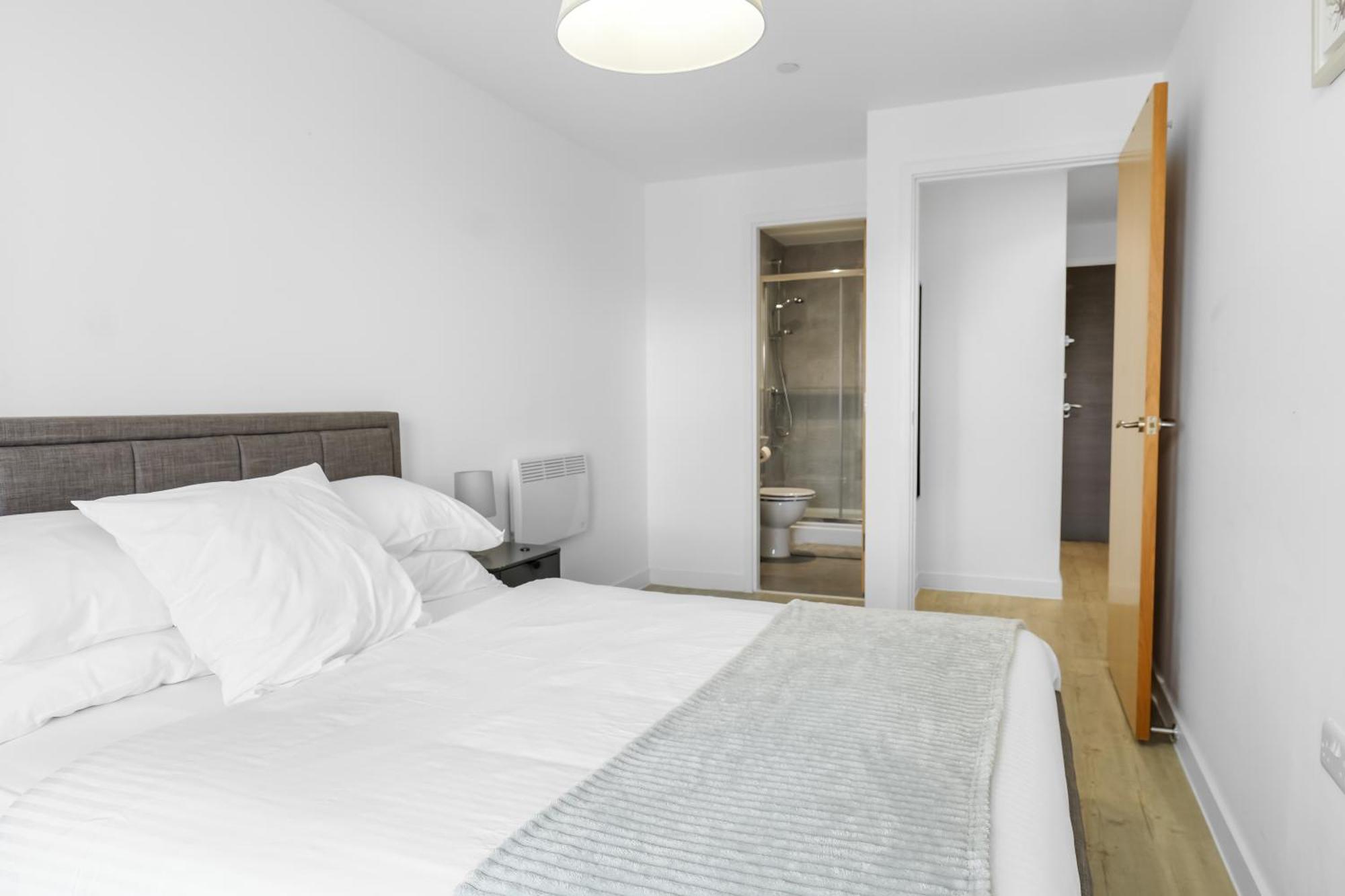 High Rise 2 Bedroom & 2 Bath Apartment With Parking, Balcony & Amazing View Manchester Exterior foto